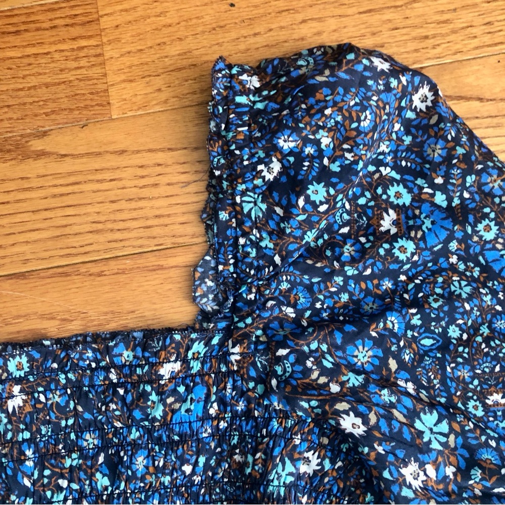 Vineyard Vines Fenwick Paisley Floral Smocked Blue Silk Top Women’s Size M NWOT - Picture 5 of 13
